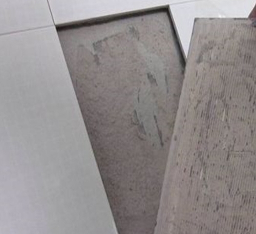 北仑瓷砖空鼓维修公司分享瓷砖铺贴时如果打浆（即涂抹在瓷砖背面和基层上的砂浆或瓷砖胶）过少，会带来以下问题
